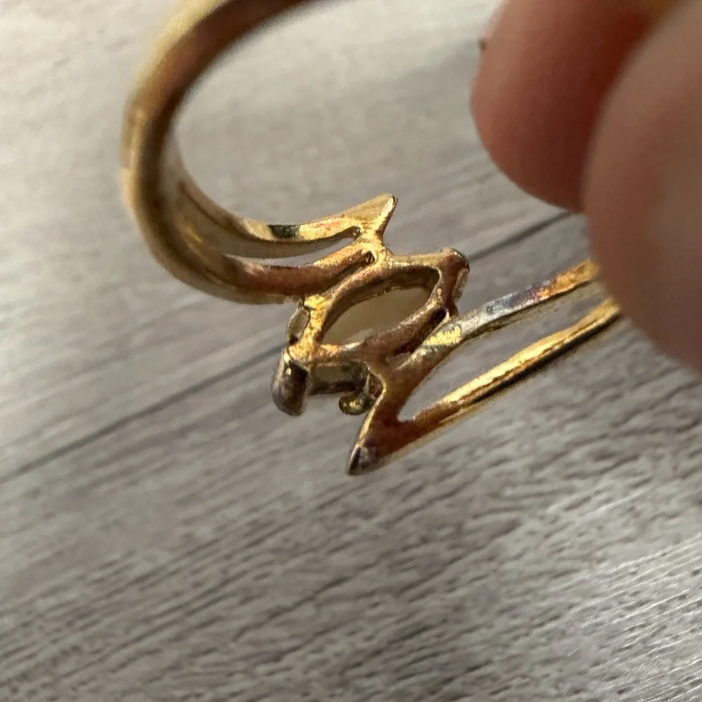 Elegant Gold and‎ White Women's Ring 18K plated